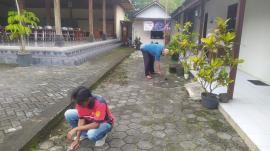 Jum 'at Bersih Pemkal Ngipak